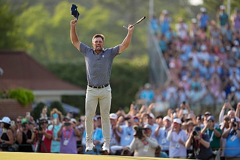 DeChambeau celebrates after winning U.S. Open golf